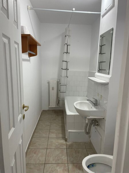 Ghica Tei, chiar la Facultatea de Constructii, in bloc reabilitat